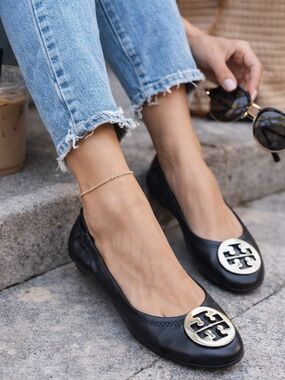 TORY BURCH Reva Black‎ Leather & Silver Logo Ballet
Flats Size 9.5